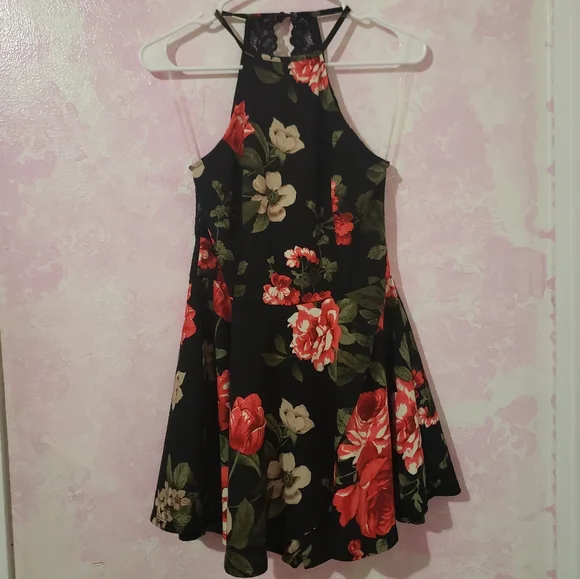 Windsor Dress - Picture 1 of 5